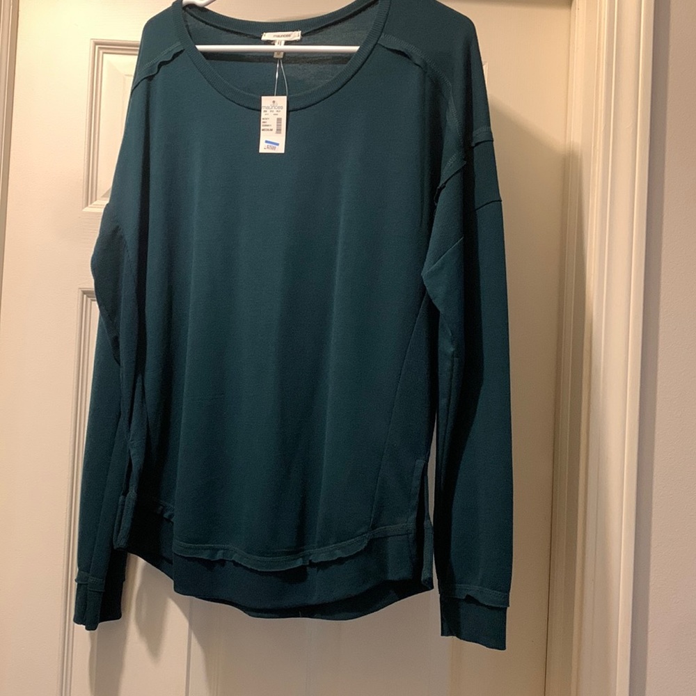 Pullover sweater